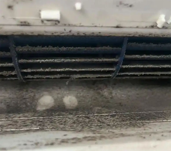 丰宁空调吹的风有股烧焦味是怎么回事